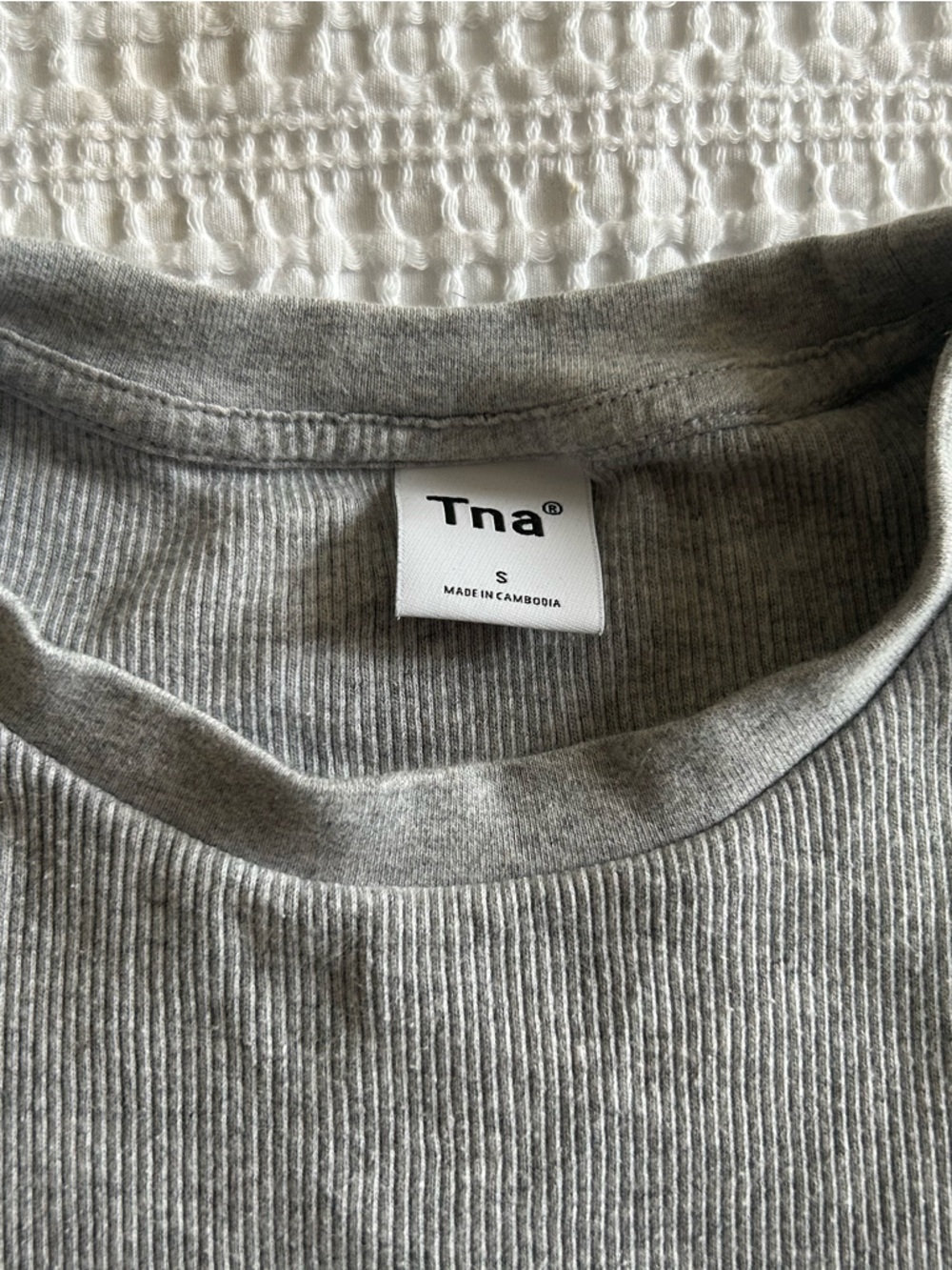 TNA Ribbed Crop Tee - Picture 2 of 4